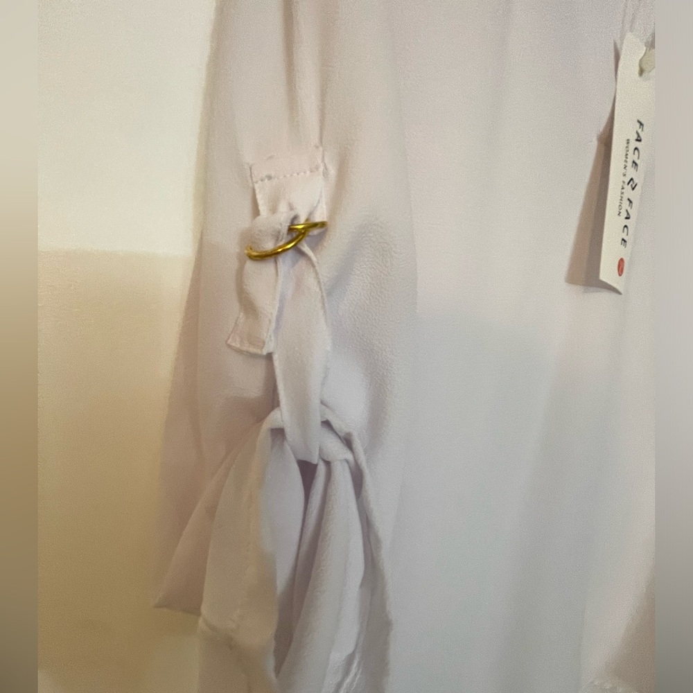 White blouse - Picture 3 of 4